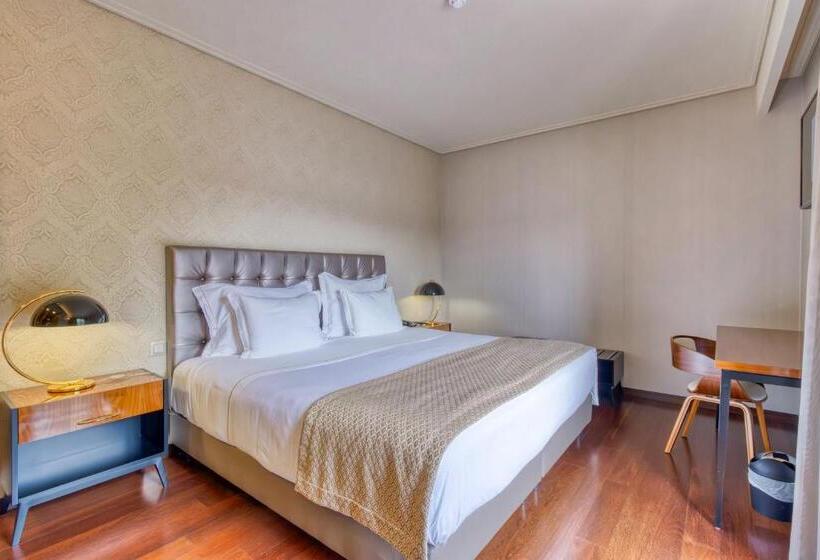 Люкс, Lis Batalha