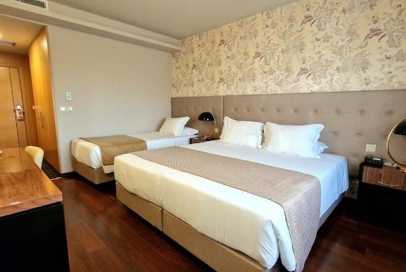 Семейный Номер, Lis Batalha