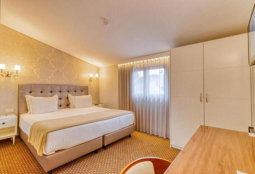 Номер Стандарт в Мансарде, Lis Batalha