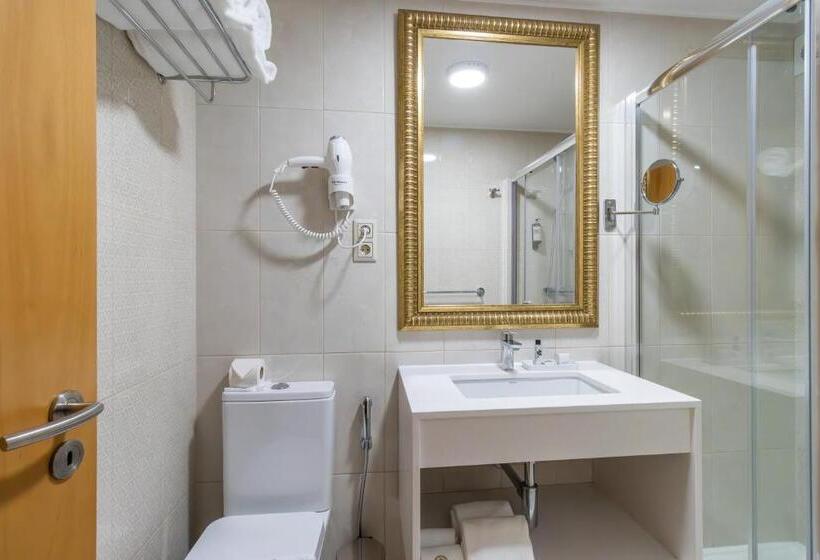 Номер Стандарт Индивидуальный, Lis Batalha