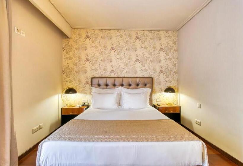 Номер Стандарт Индивидуальный, Lis Batalha