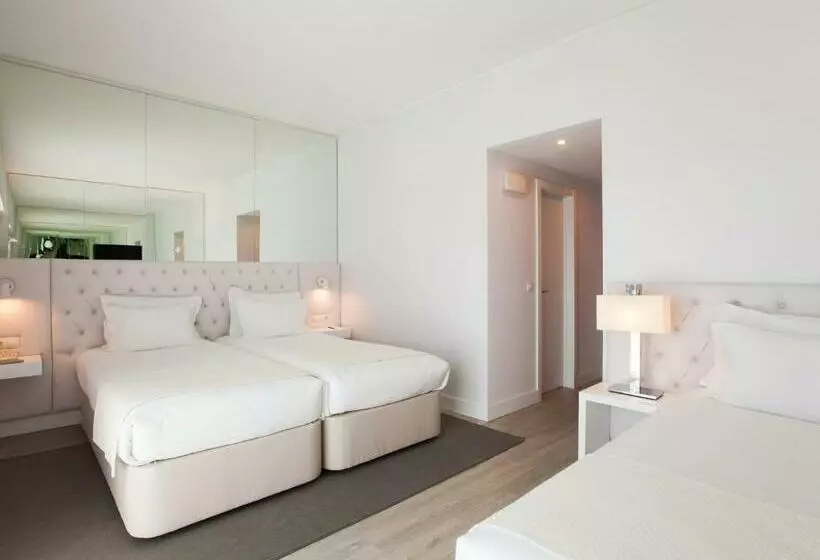 Quarto Triplo Standart, Lutecia Smart Design
