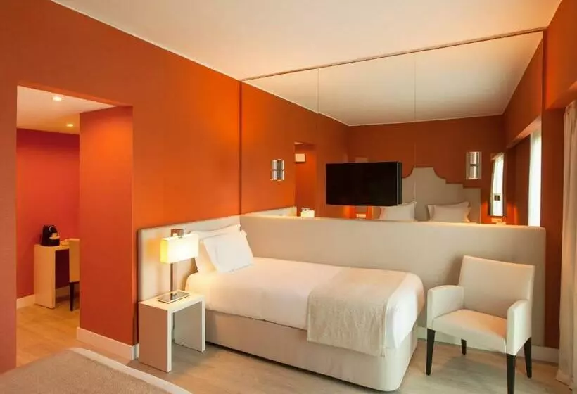 Quarto Triplo Standart, Lutecia Smart Design