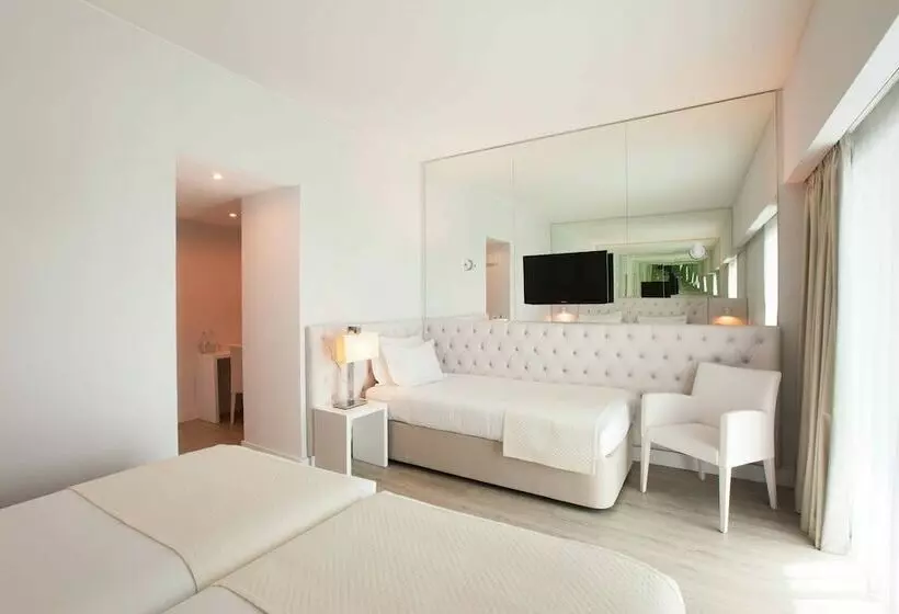 Quarto Triplo Standart, Lutecia Smart Design