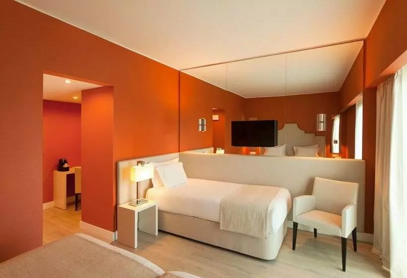 Quarto Triplo Standart, Lutecia Smart Design