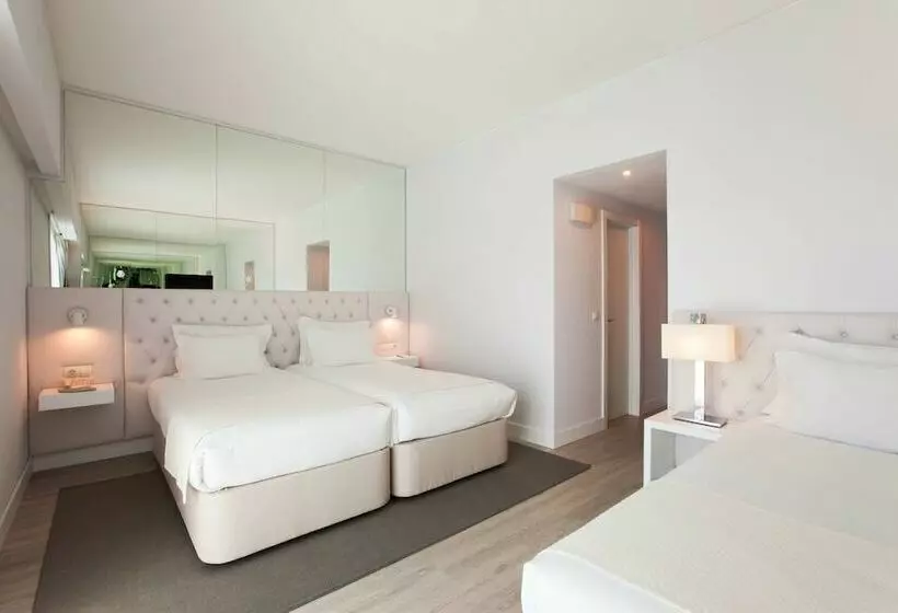 Quarto Triplo Standart, Lutecia Smart Design
