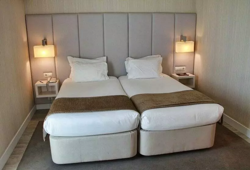 Quarto Triplo Standart, Lutecia Smart Design