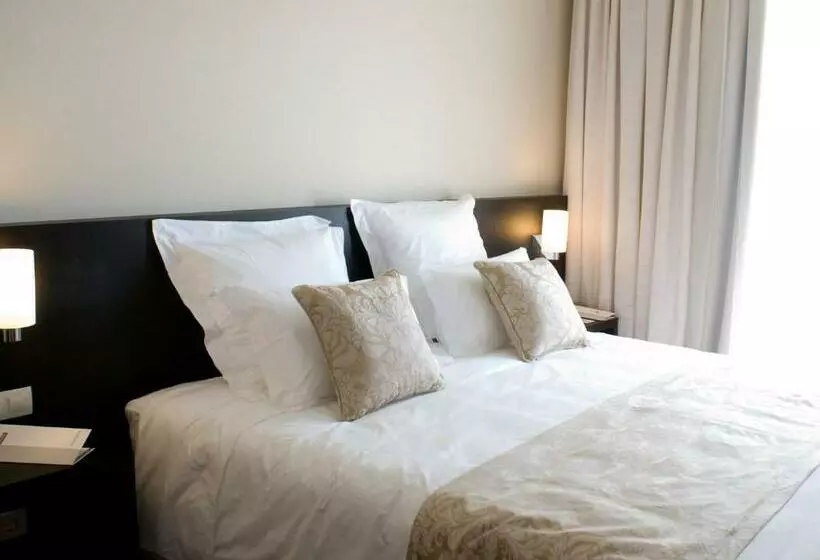 Quarto executivo, Lutecia Smart Design