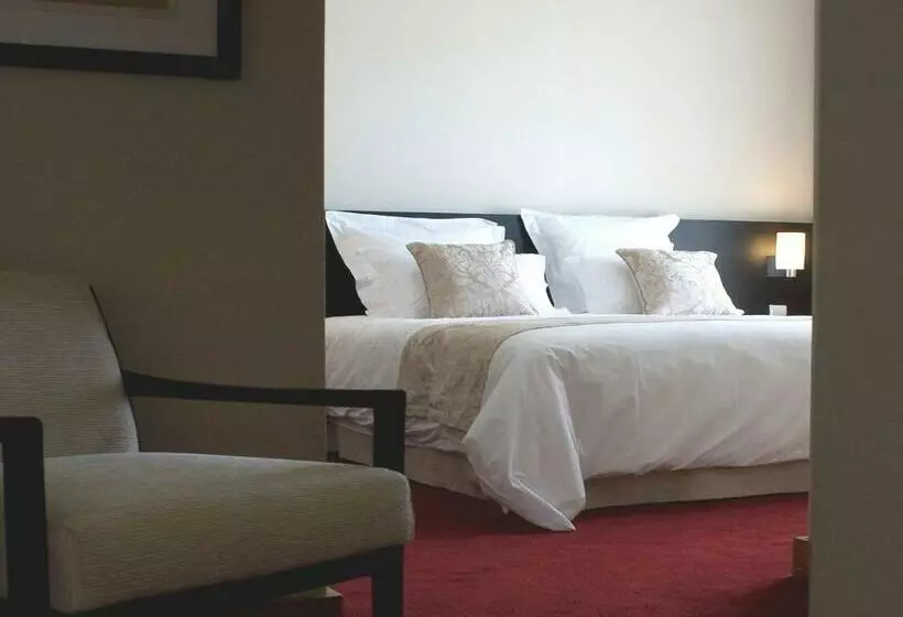 Quarto executivo, Lutecia Smart Design