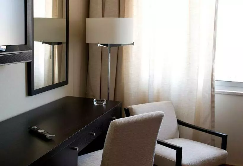 Quarto executivo, Lutecia Smart Design