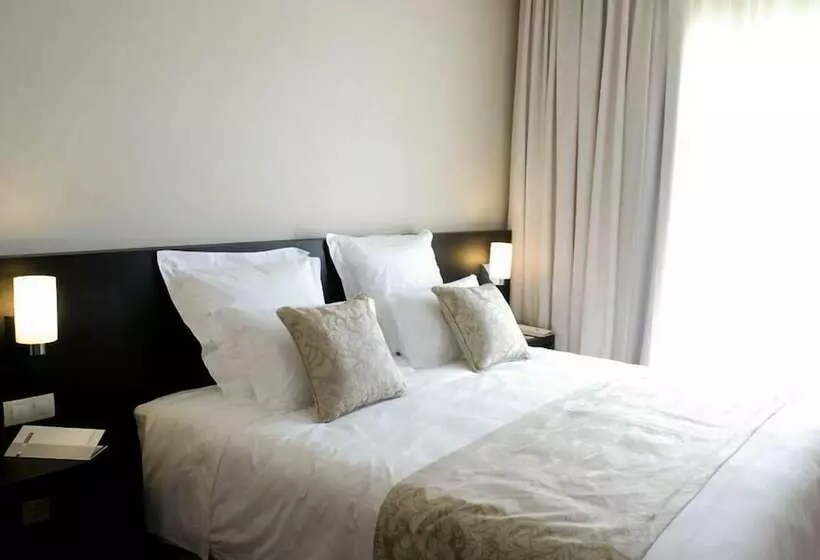 Quarto executivo, Lutecia Smart Design