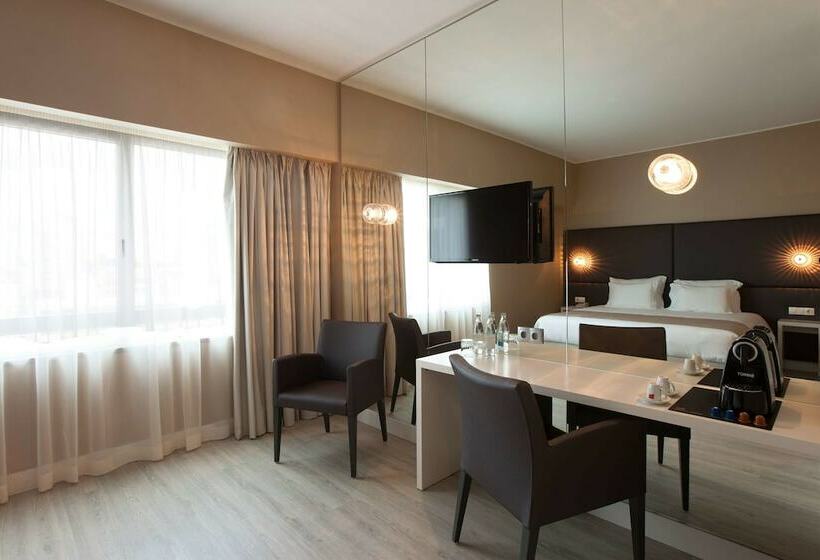 اتاق خانوادگی, Lutecia Smart Design