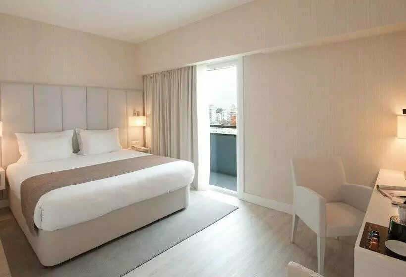 Quarto Premium com Varanda, Lutecia Smart Design