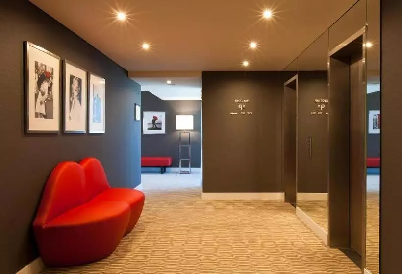 Quarto Triplo Standart, Lutecia Smart Design
