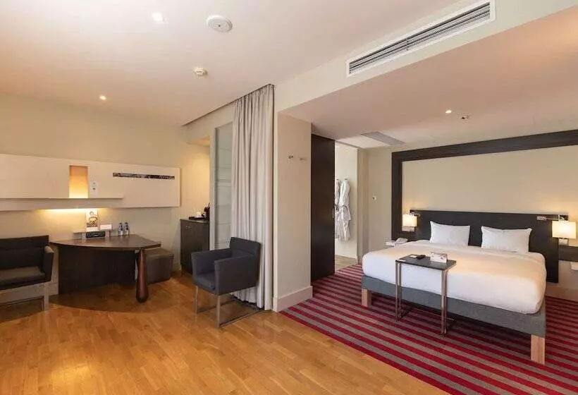 اتاق پرستیژ, Mercure Warszawa Grand