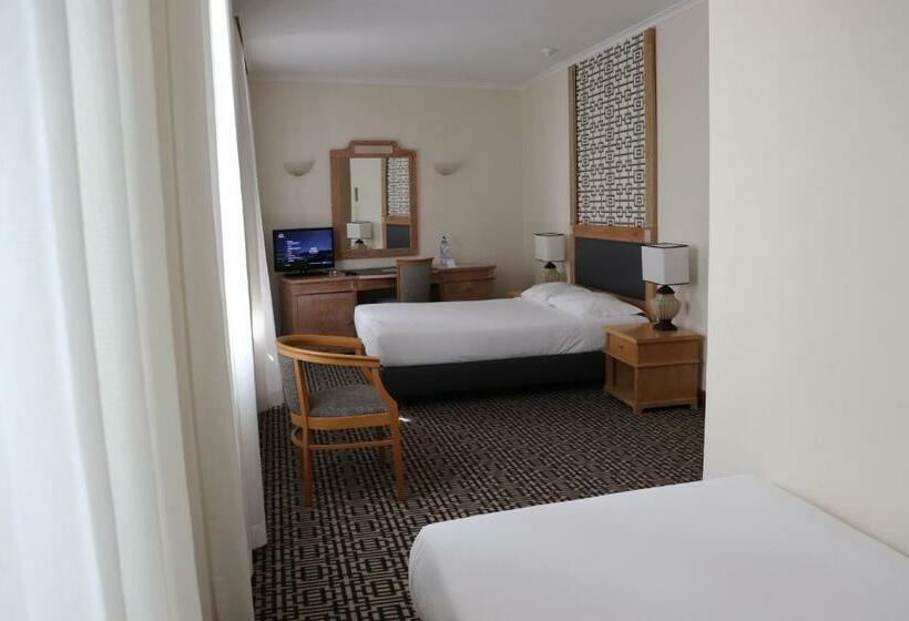 اتاق استاندارد سه نفره, Mundial