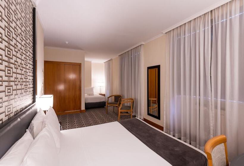 اتاق استاندارد سه نفره, Mundial