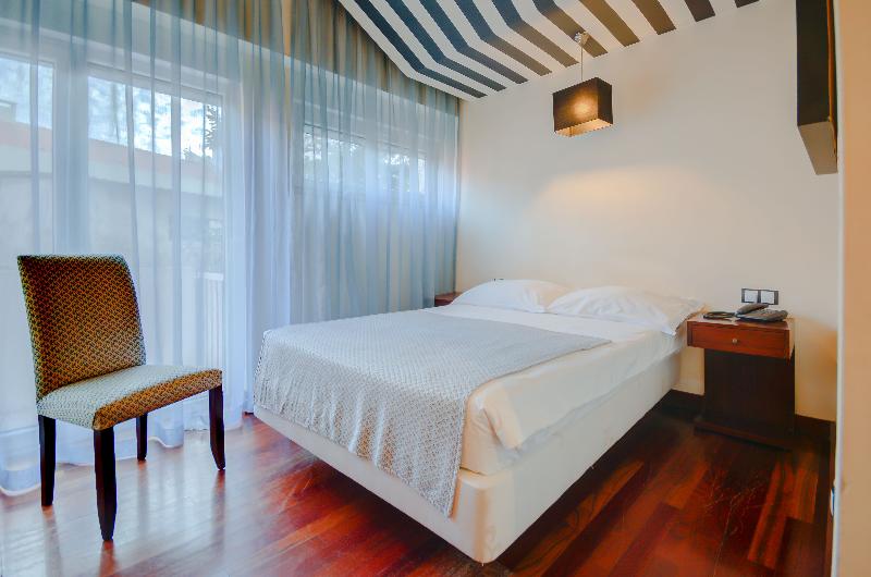 Quarto Estandar, Principe Real