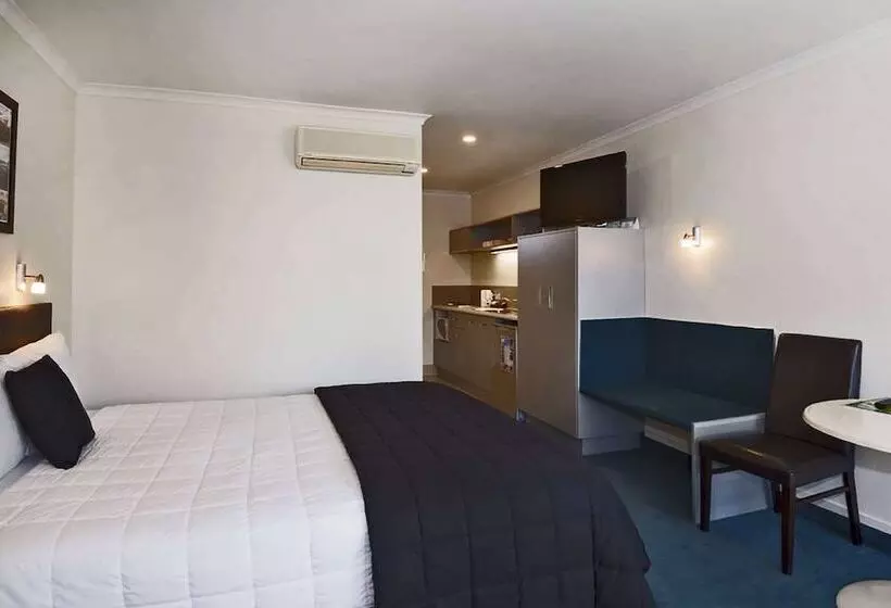デラックススタジオ, Quality Inn Napier
