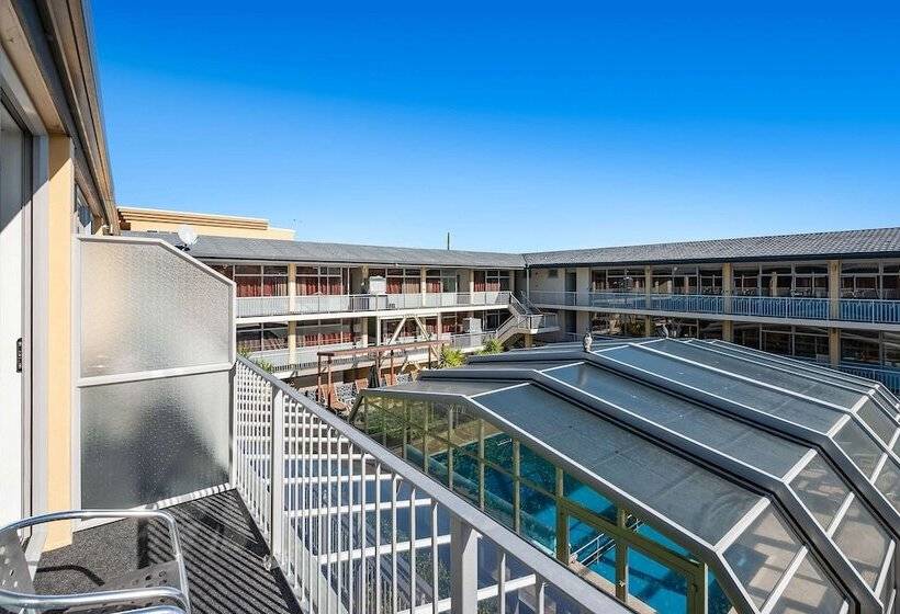 סטודיו דלוקס, Quality Inn Napier