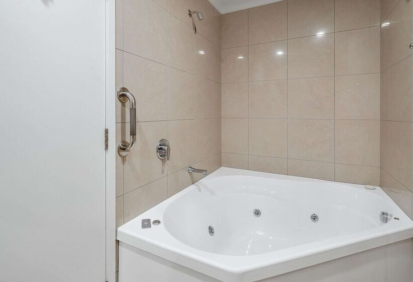 דירת שני חדרים, Quality Inn Napier