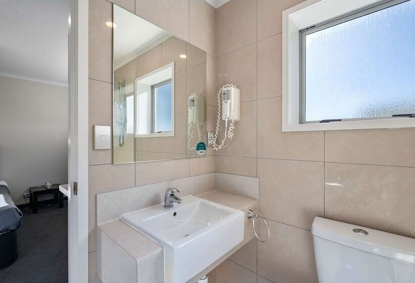 דירת שני חדרים, Quality Inn Napier