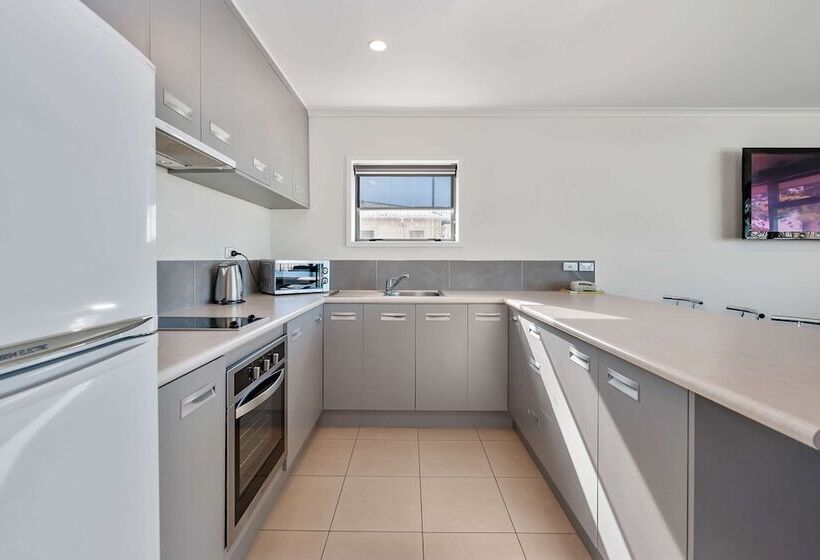 דירת שני חדרים, Quality Inn Napier