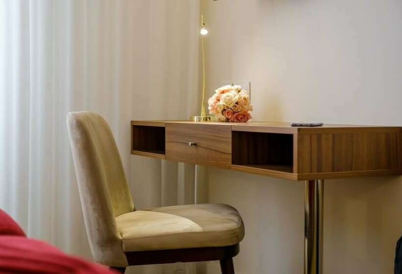 标准单人间, Regina