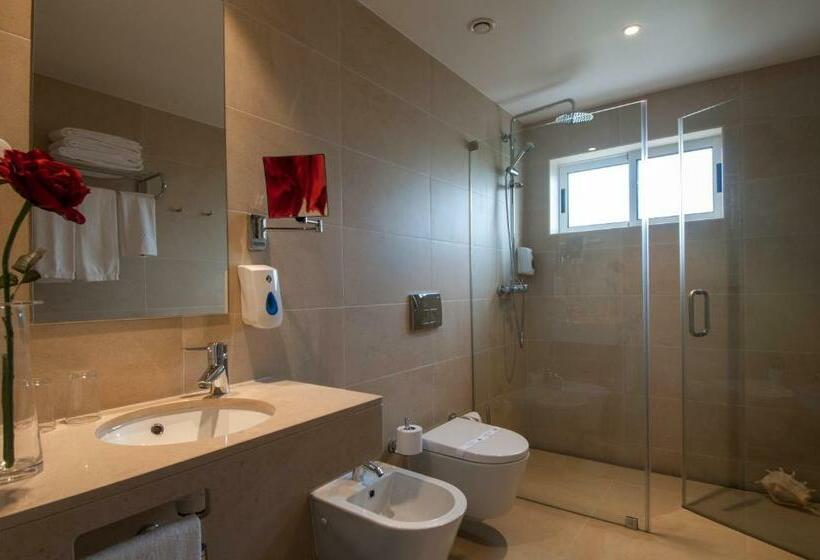 家庭套房, Regina