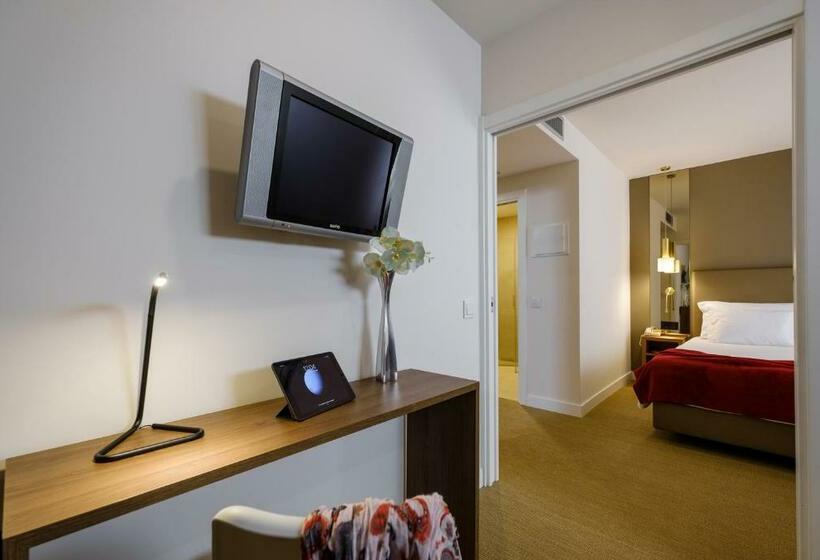 Family Suite, Regina