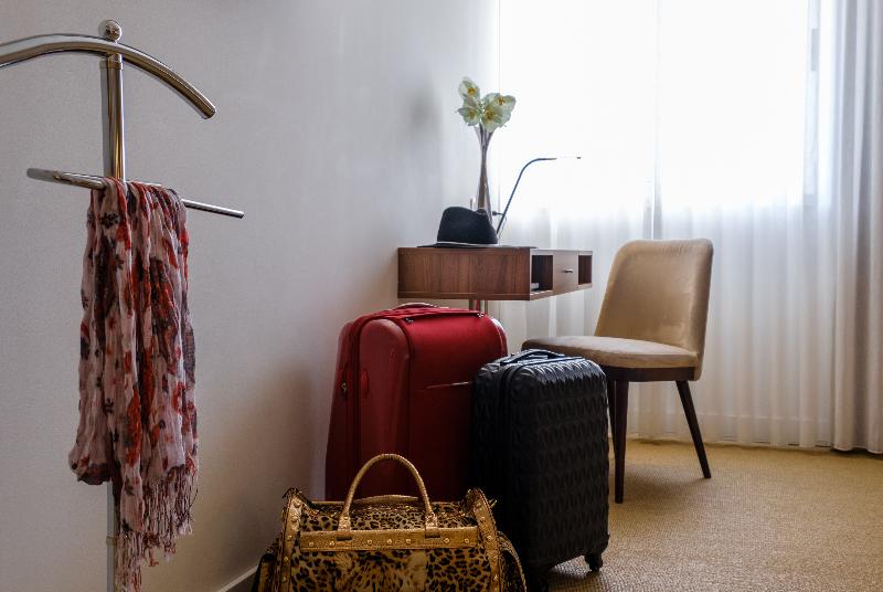 标准单人间, Regina