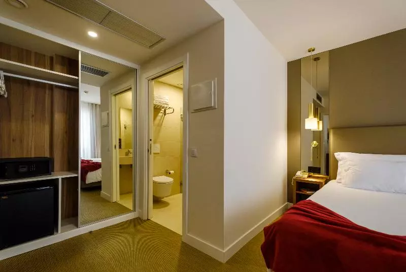 اتاق استاندارد یک نفره, Regina