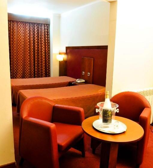 スタンダードトリプルルーム, Samasa Fundao