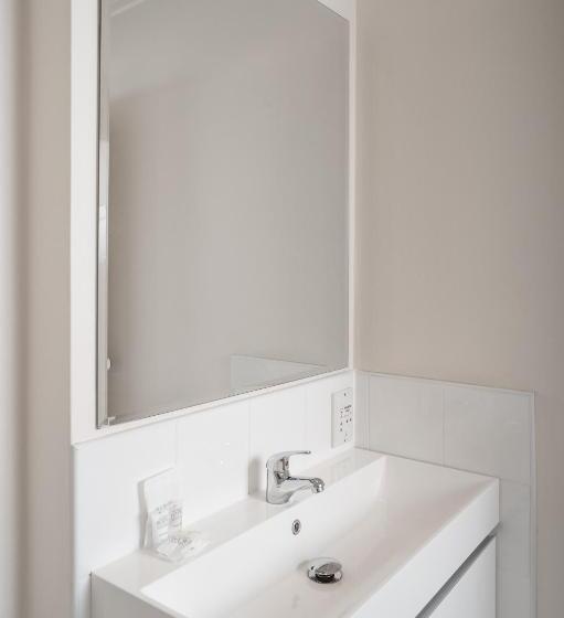 Номер Стандарт, West Plaza