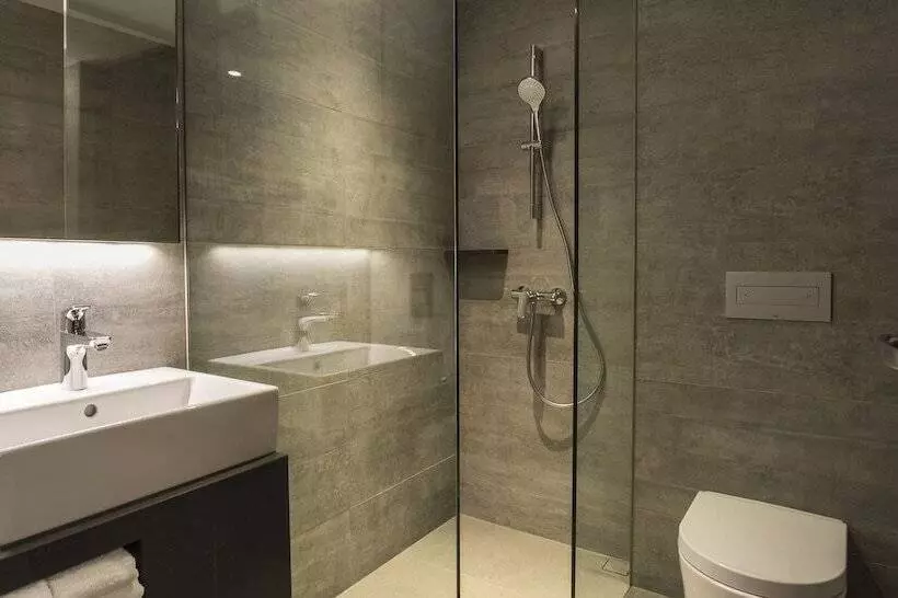 اتاق لوکس سه تخته, 30 Bencoolen