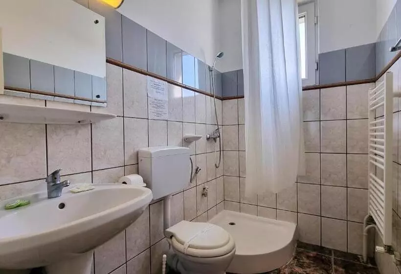 اتاق استاندارد با بالکن, Astoria