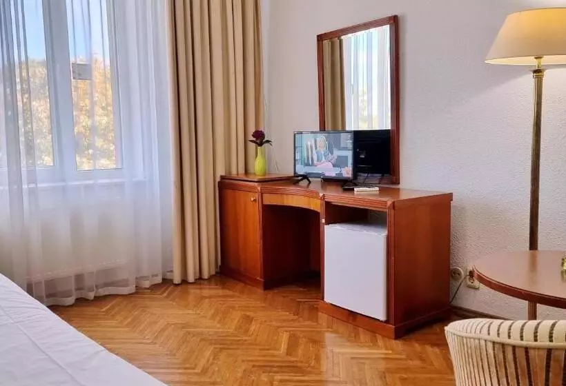 اتاق استاندارد, Astoria