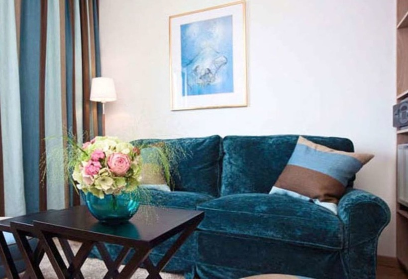 جناح, Clarion Collection Hotel Wellington