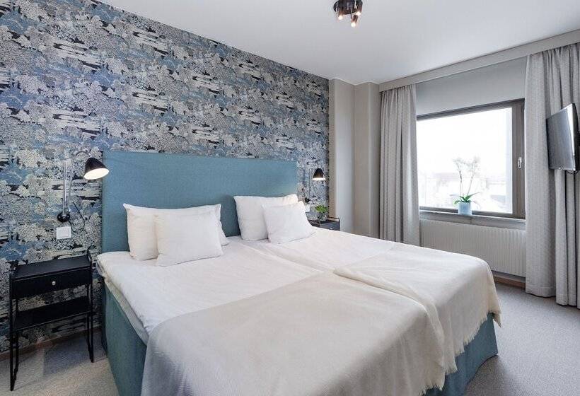 جناح, Clarion Collection Hotel Wellington