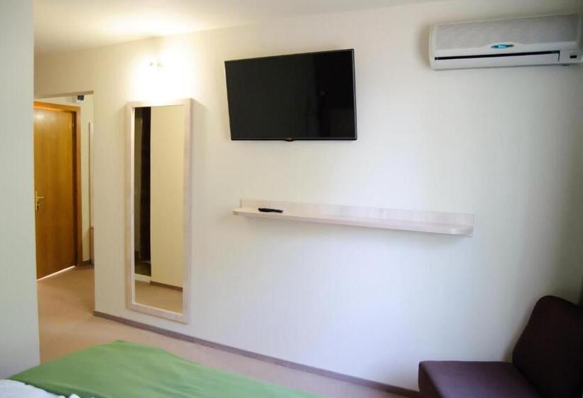 발코니가 있는 스위트, Doina