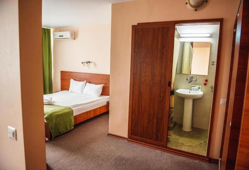 패밀리 스위트, Doina