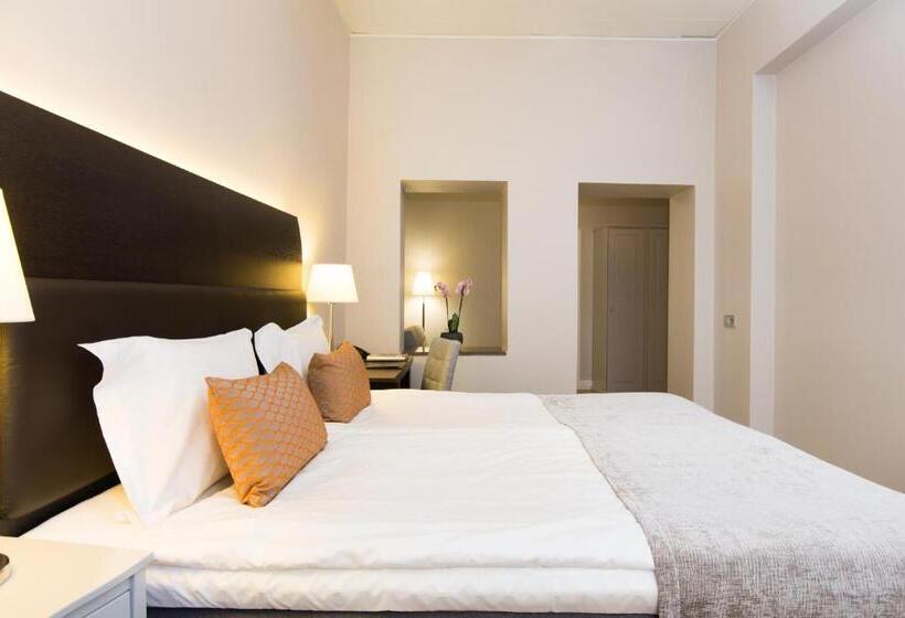 חדר משפחתי, Elite Hotel Adlon