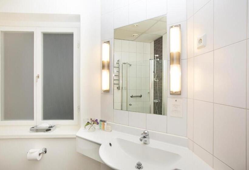 패밀리 룸, Elite Hotel Adlon
