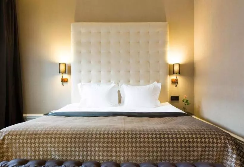 キングサイズベッドのデラックスルーム, Elite Hotel Adlon