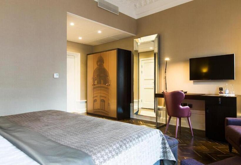 اتاق لوکس با تخت بزرگ, Elite Hotel Adlon