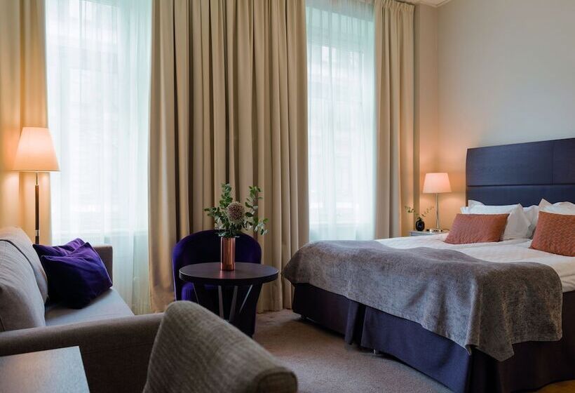 חדר משפחתי, Elite Hotel Adlon