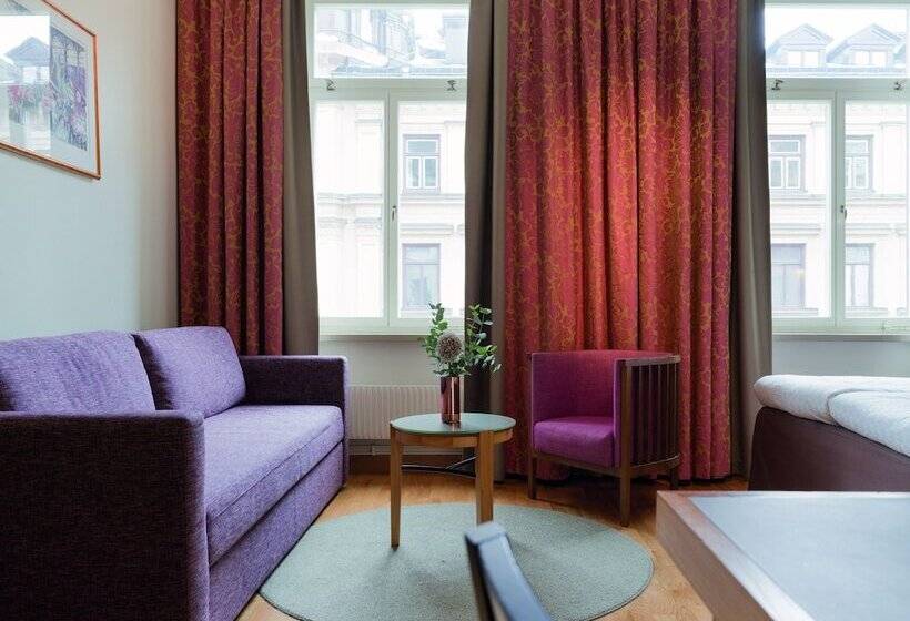 חדר משפחתי, Elite Hotel Adlon