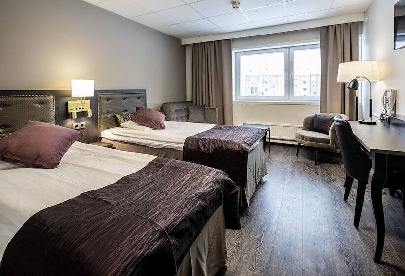 Номер Стандарт, First Hotel Royal