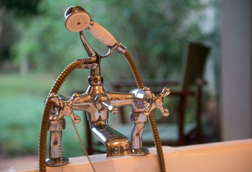 סוויטה, Ghost Mountain Inn