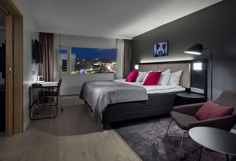 Полулюкс, Gothia Towers & Upper House